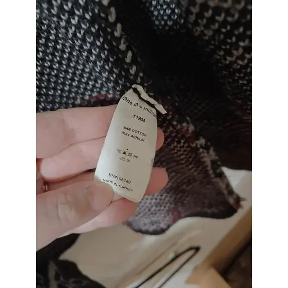 One In a Million Black Red Hooded Aztec Print Full Zip Cardigan Sweater Size 3XL - Picture 7 of 7